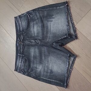 EUC Judy Blue Shorts Women's sz 1XL Black Raw Hem Denim Jean Shorts